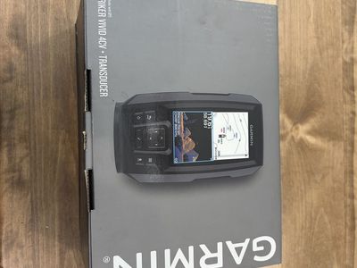 Garmin Striker Vivid 4cv Fishfinder with Transducer & GPS