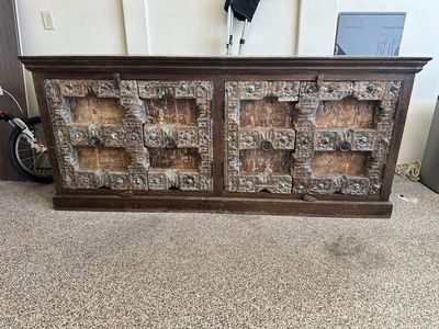 Bali door buffet