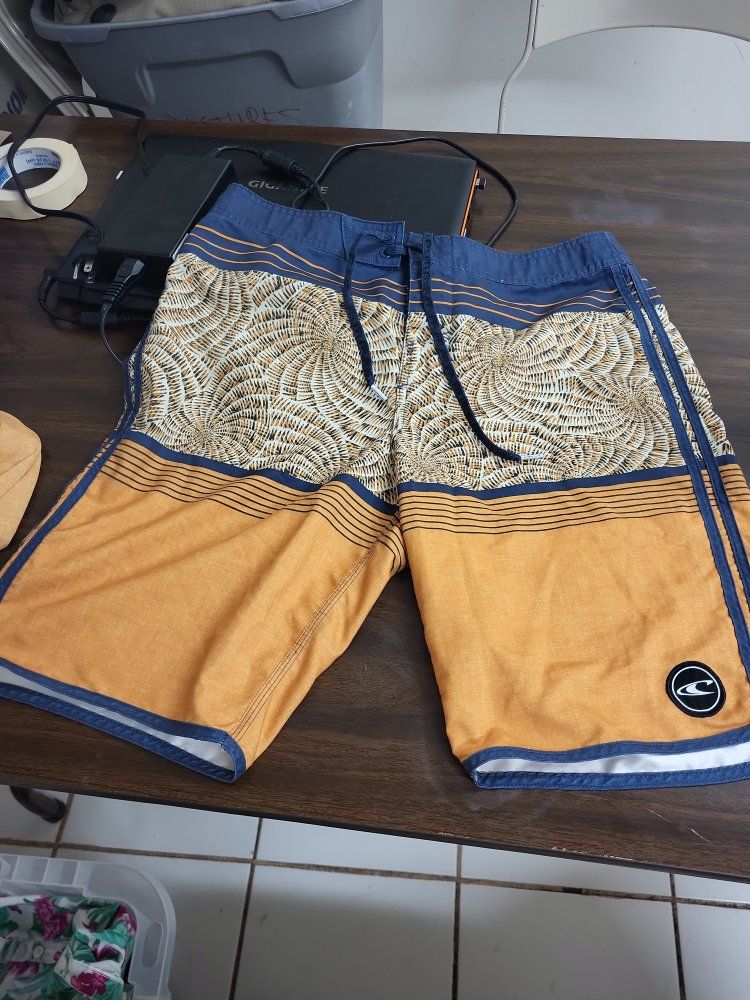 O'Neill Men's Board Shorts - Size 32, 9.5" Inseam - Orange, Blue, and White Pattern