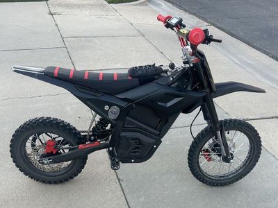 Valtinsu EM5 3500W 45MPH Electric Dirt Bike - Full Suspension, New Tire, Upgraded Bars