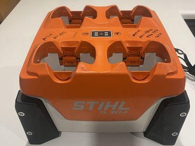 Stihl AL 301-4 battery charger