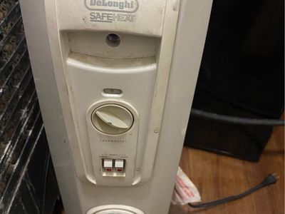 DeLonghi Oil-filled Radiator Heater EW7707CM 1500W