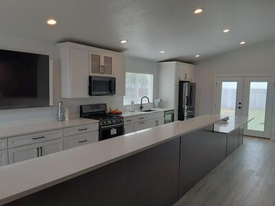 Custom Kitchen Cabinets | Cabinet Installation | Kitchen Remodeling | Cabinet Refacing | Free Consultation | MAAD Construction