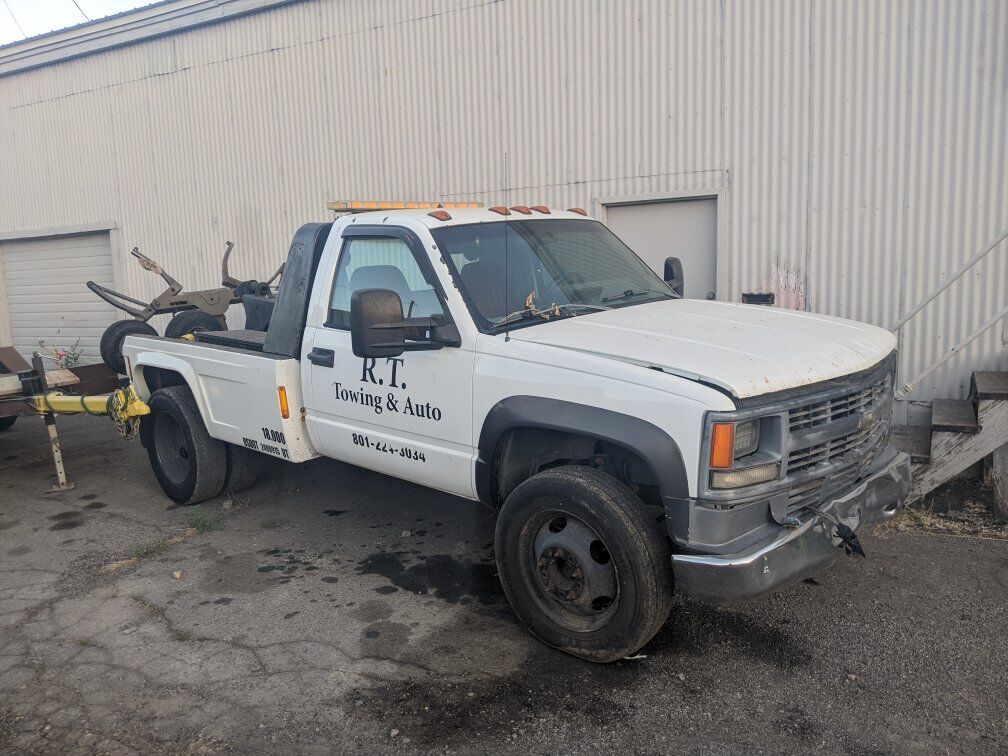 GMC wheel lift tow truck