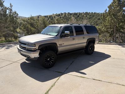 2001 CHEVROLET SUBURBAN LT 2500