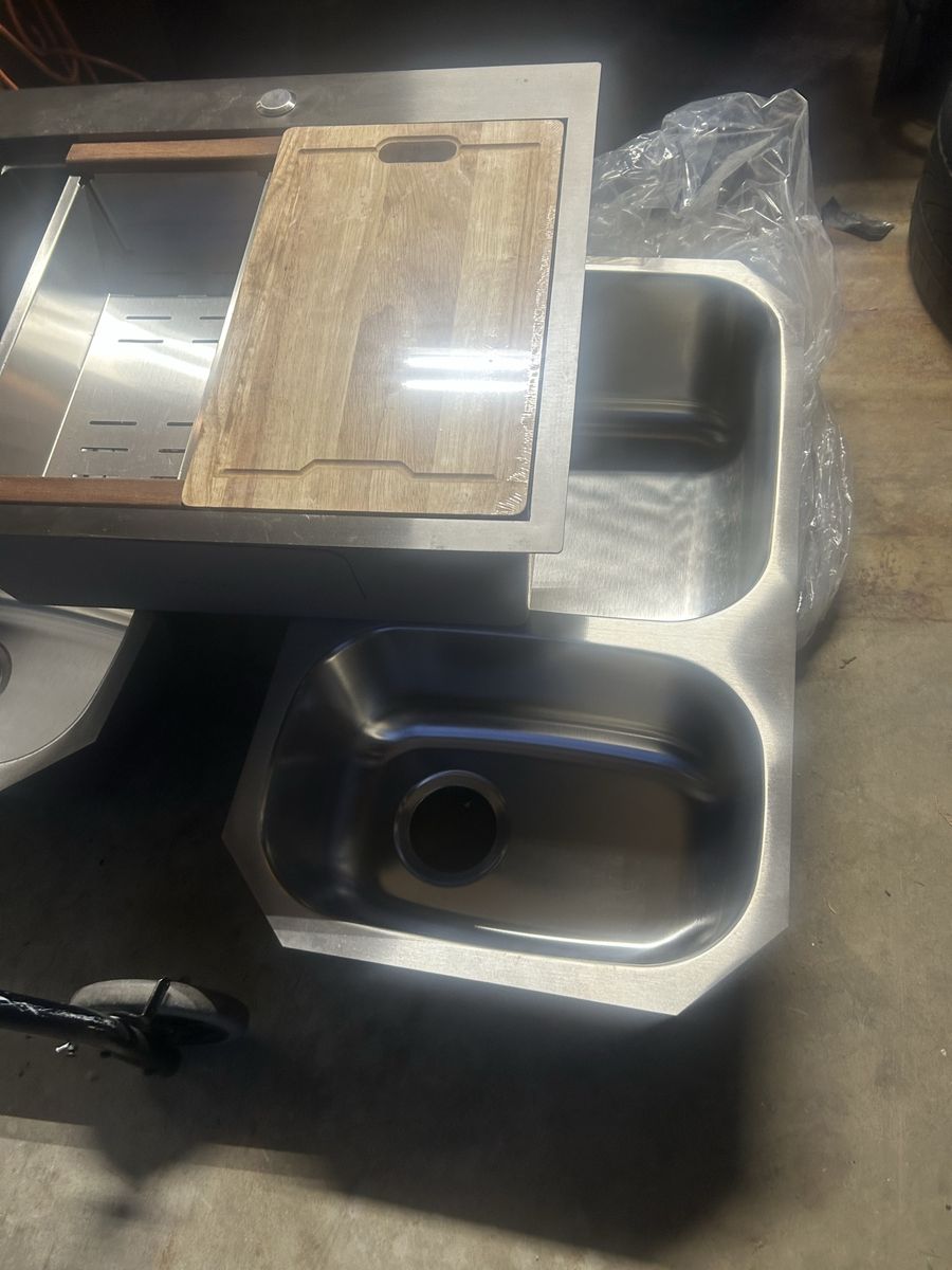 Brand new kitchen sink msrp $250 must go