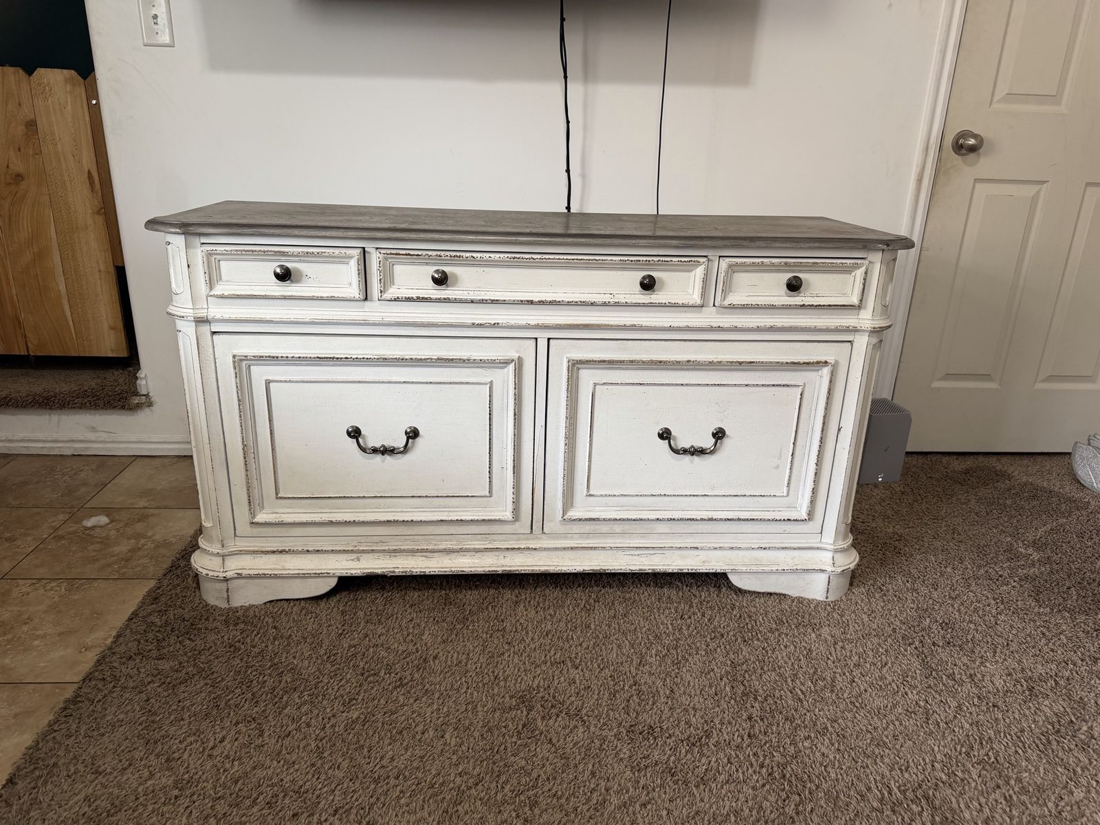 Tv stand