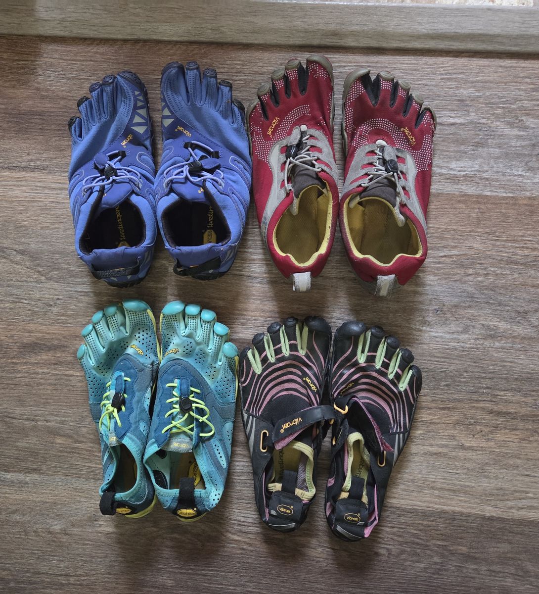4 pairs Vibram 5 finger (Size: women's 8 or men's 7)