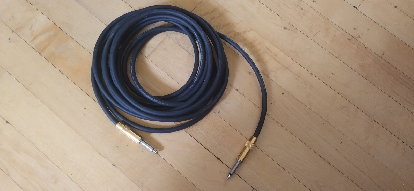 Lava cable Clear Connect Solderless low capacitance gold jacks