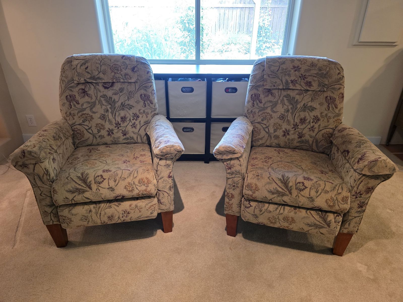 Like New La-Z-Boy (Lazy Boy) Matching Recliners – Barely Used