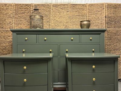 Green king dresser set