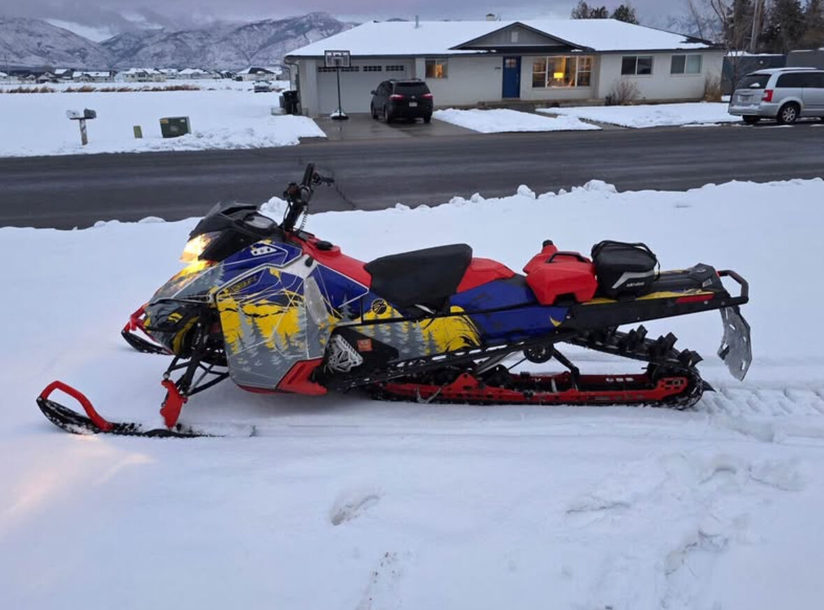 2014 Skidoo Summit XM800 turbo snowmobile