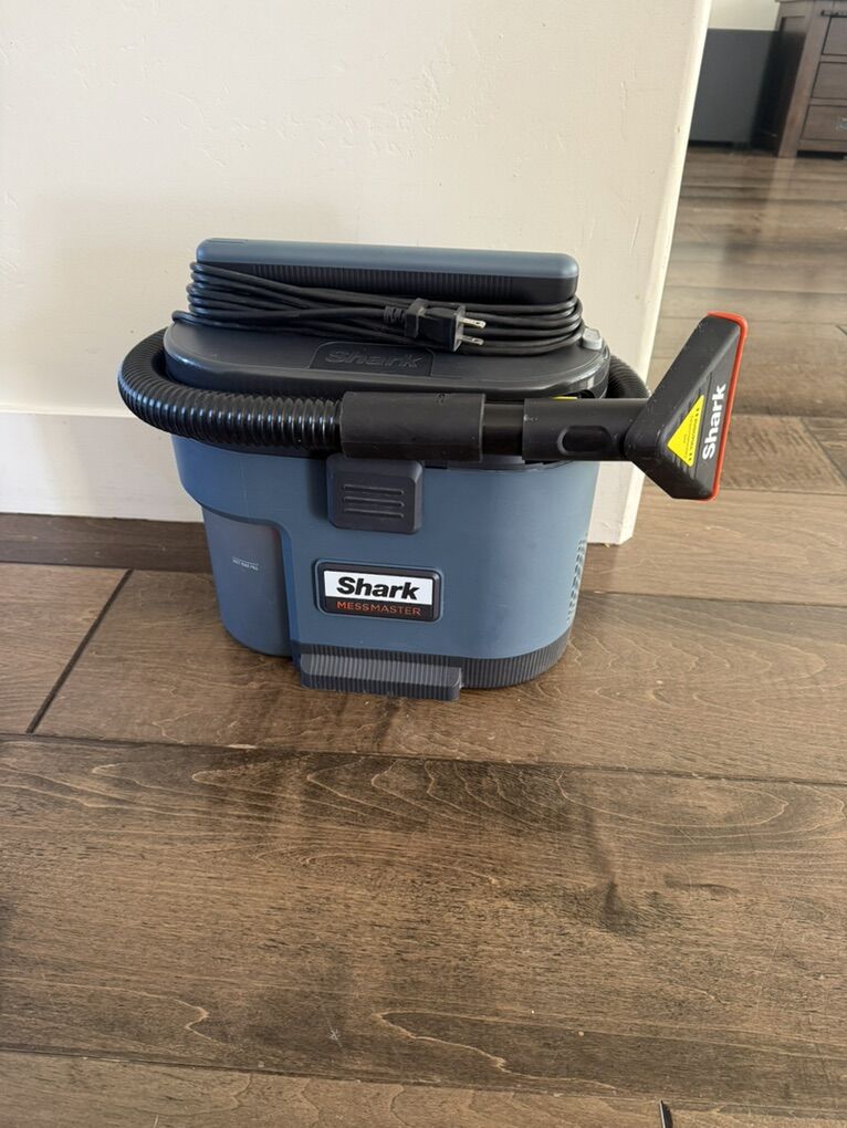 Shark Messmaster wet/dry Vac