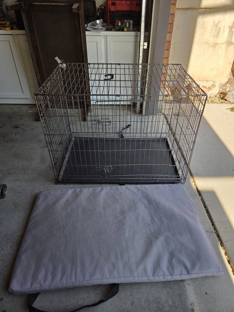 Collapsible Metal Wire Dog Crate with Removable Tray and Cushion Bed