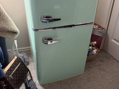 Magic Chef Retro Compact Refrigerator in Mint Green - Used Good Condition