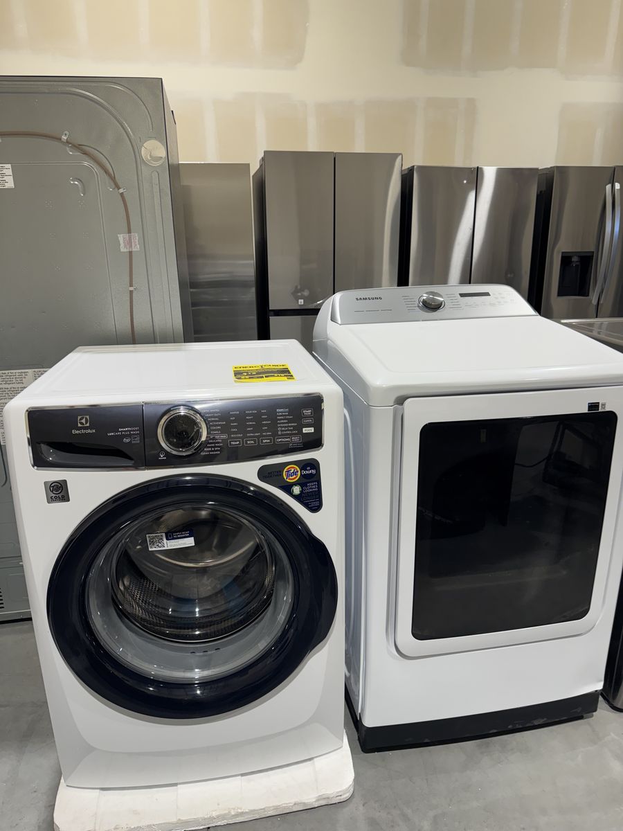 New Electrolux 4.5/7.4 Mismatched Electric Set