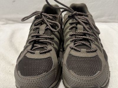 Columbia women’s size 8.5 beige/brown leather & mesh like new hiking shoes