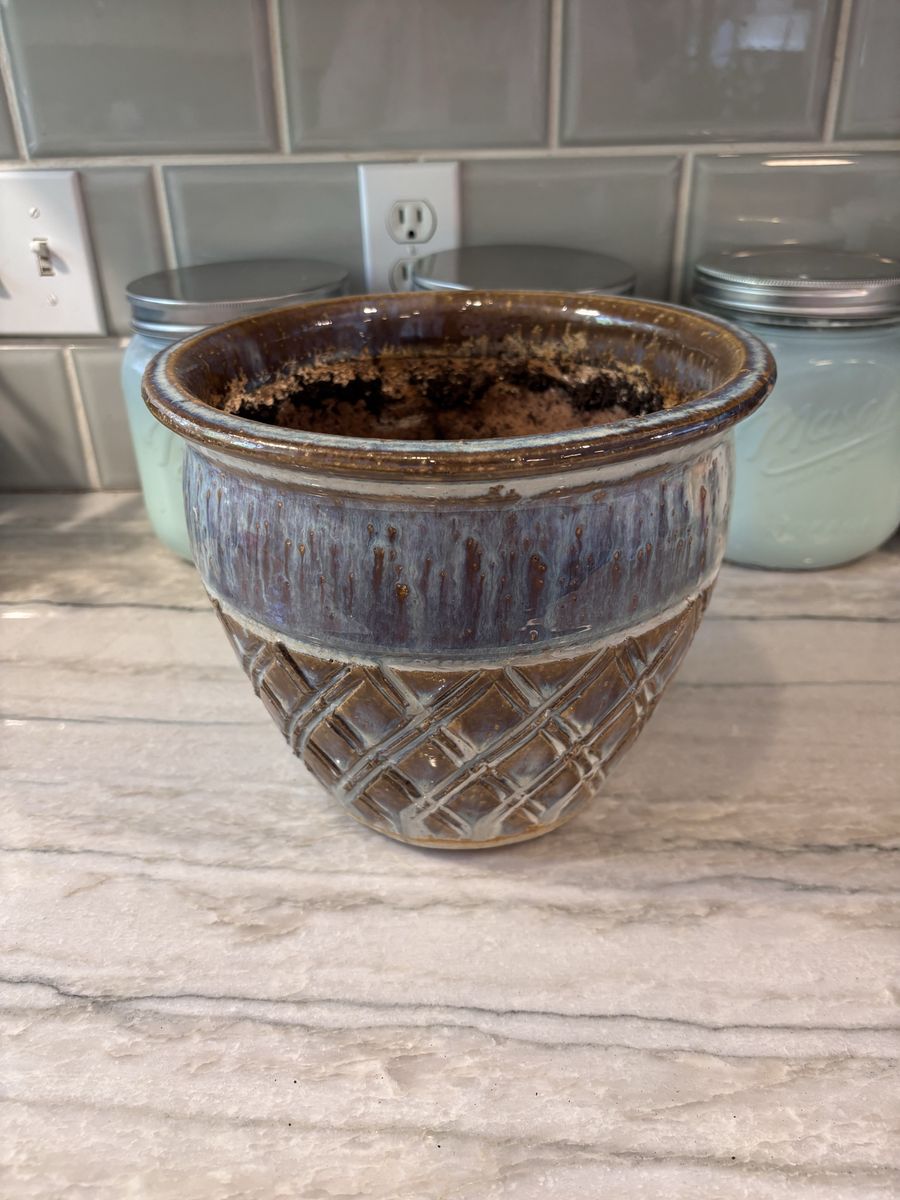 Nice heavy ceramic planter pot 9” wide 10” tall
