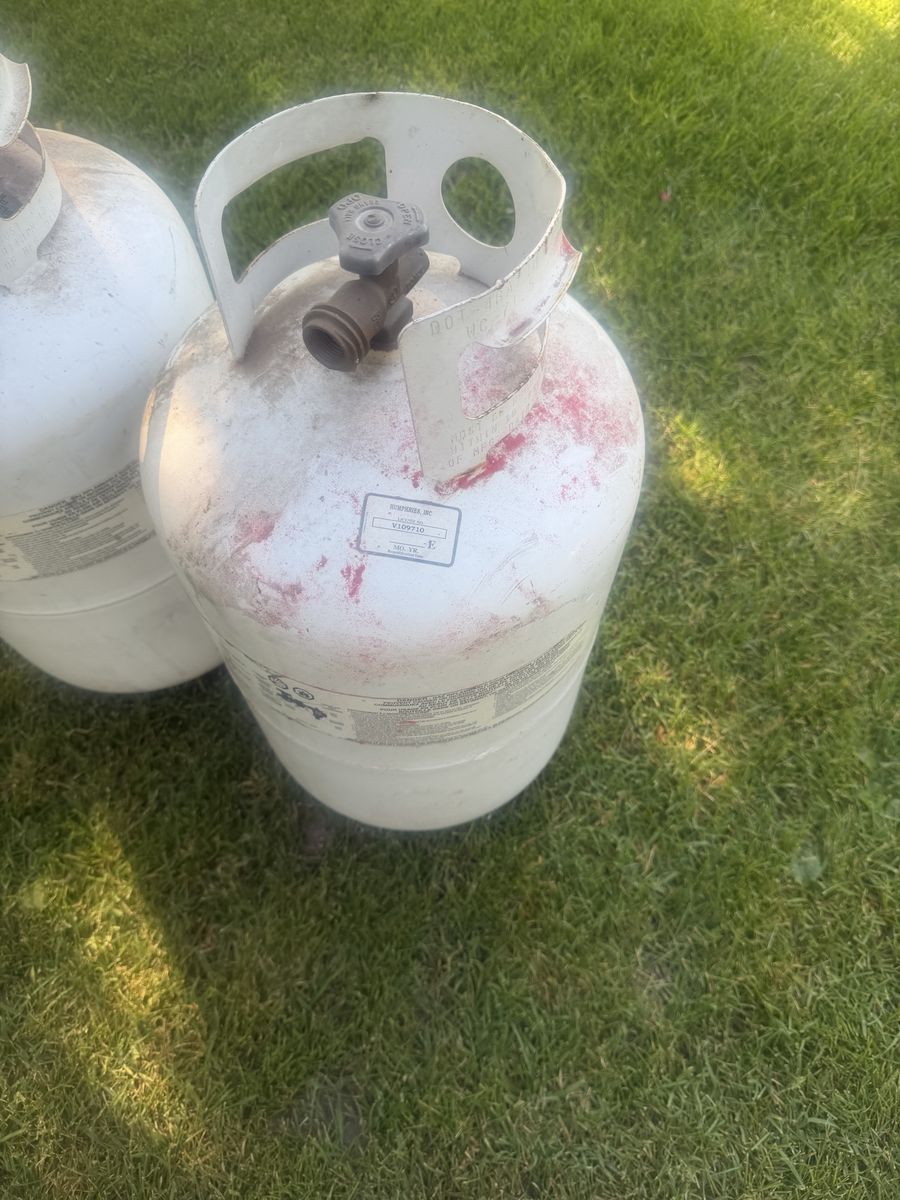 10 gallon propane tanks empty