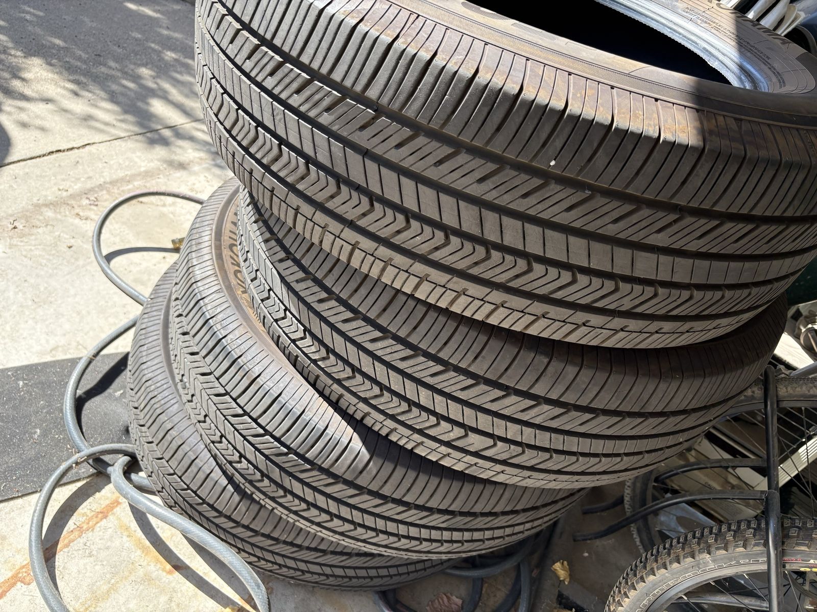4 Yokohama Geolander X-CV 265/60R20 Tires