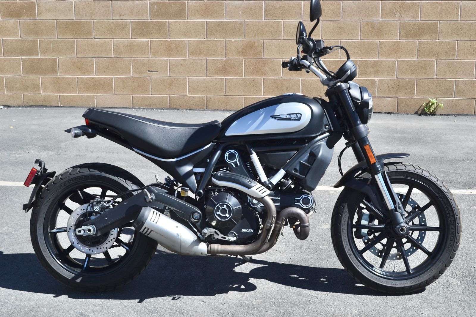 2020 Ducati Scrambler 800 Dark WARRANTY INCLUDED - Sport Scrambler