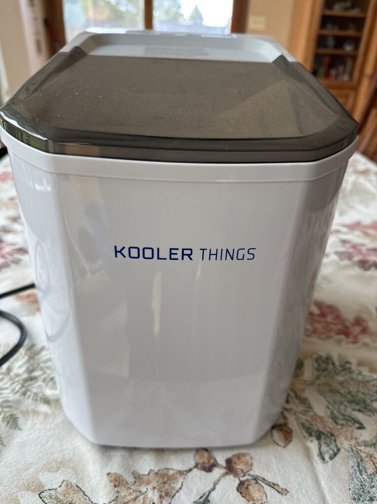 Countertop Ice Maker (new)