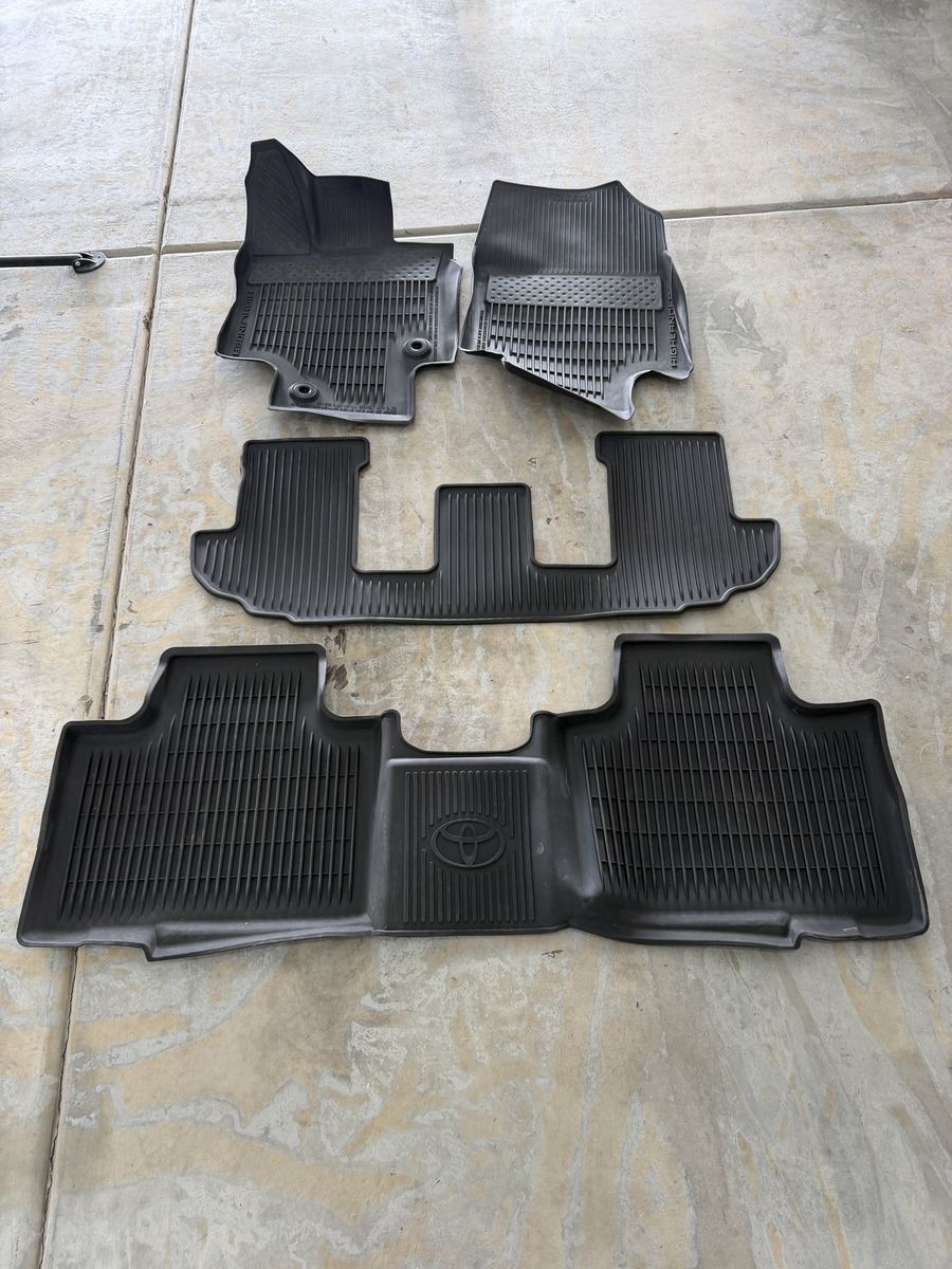 2022 Toyota Highlander OEM rubber Floor Mats