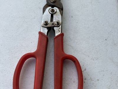 Bessey Super Power Straight Cutting