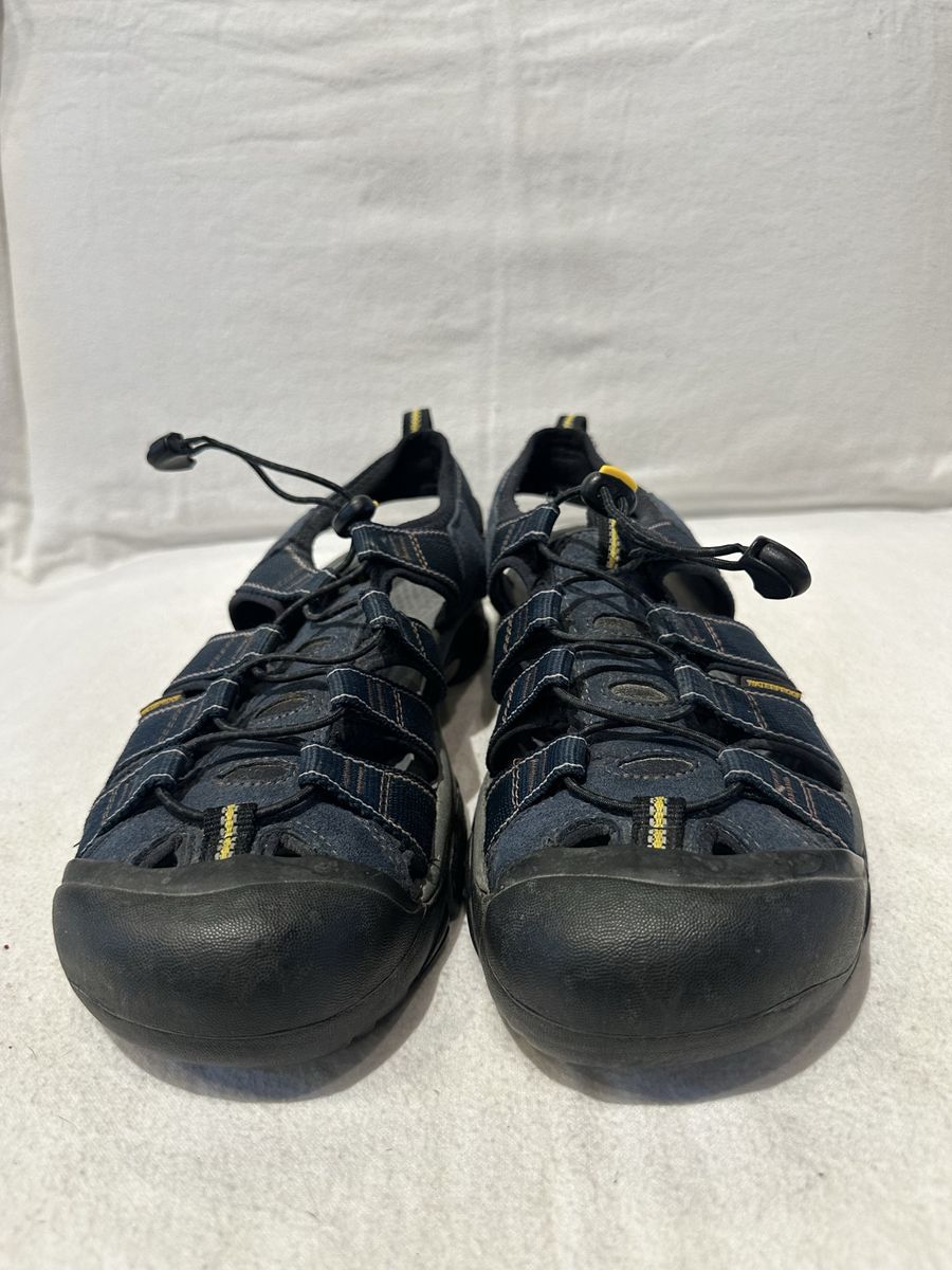 Keen men’s size 9 blue waterproof, hiking sandals