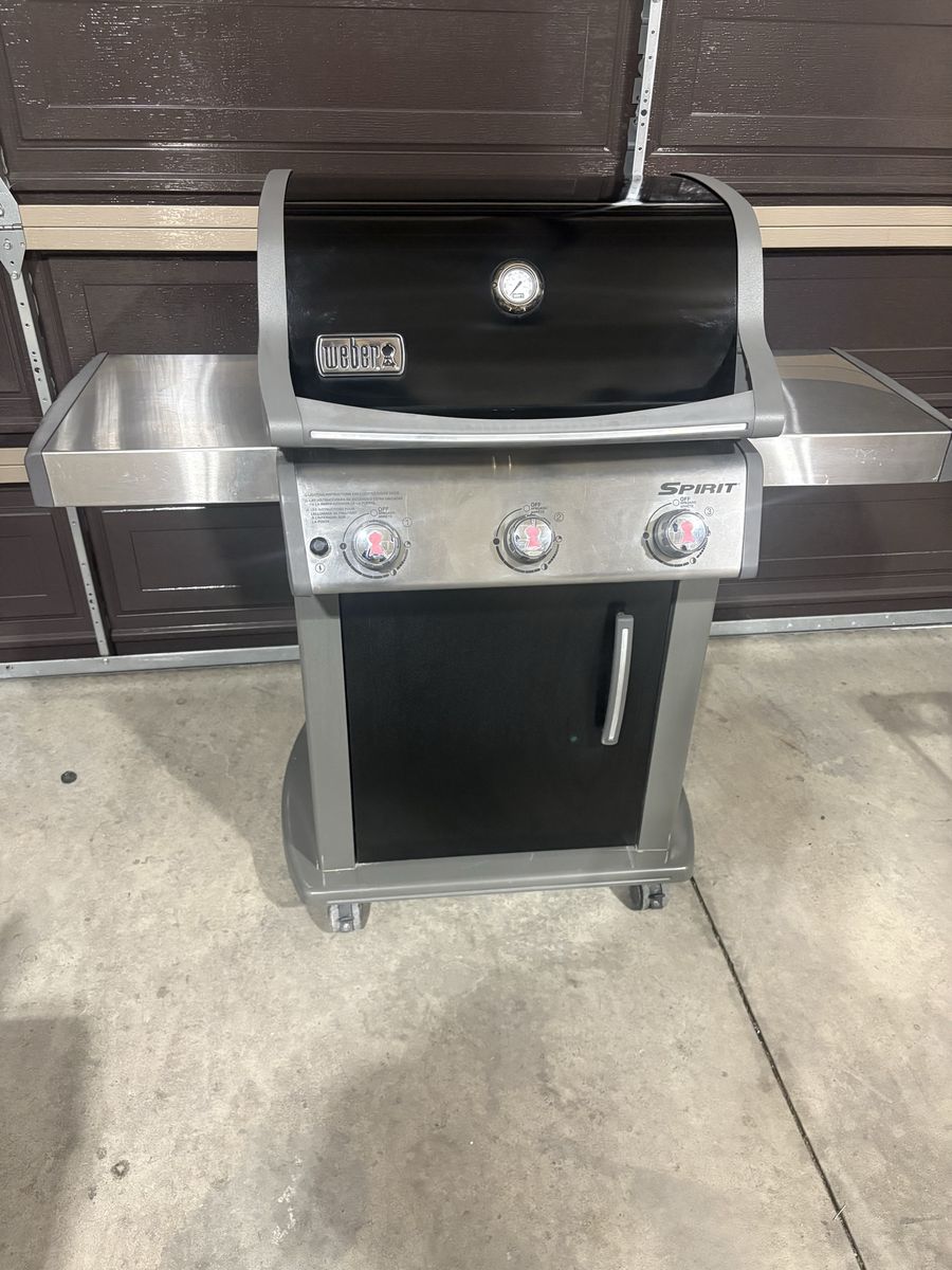 Weber Spirit 3 Burner Propane Grill