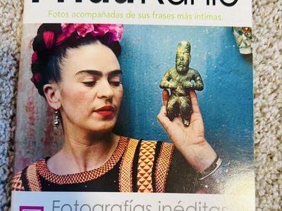 Frida Kahlo: Unpublished photographs that reflect her life -Fotografías inéditas que reflejan su vida - Casa Editorial Jatziri -