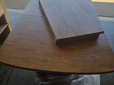 Great table w/ leaf