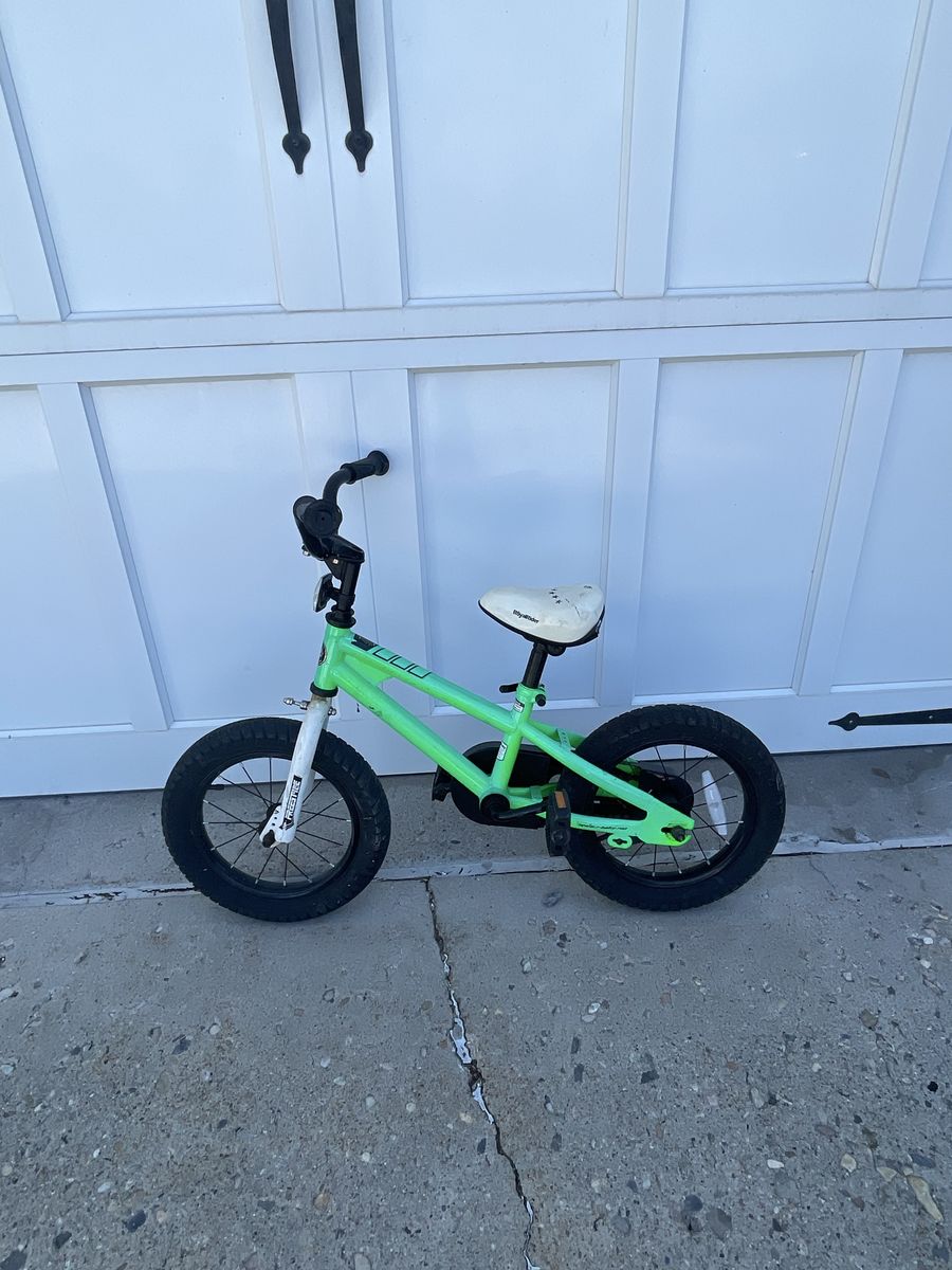 RoyalRider Kids 12-Inch Freestyle Balance Bike Neon Green