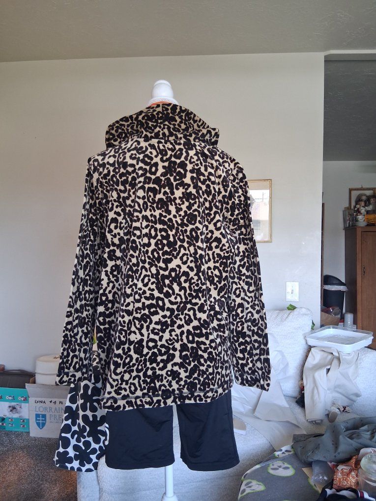 white stag cowl neck top sz xlg