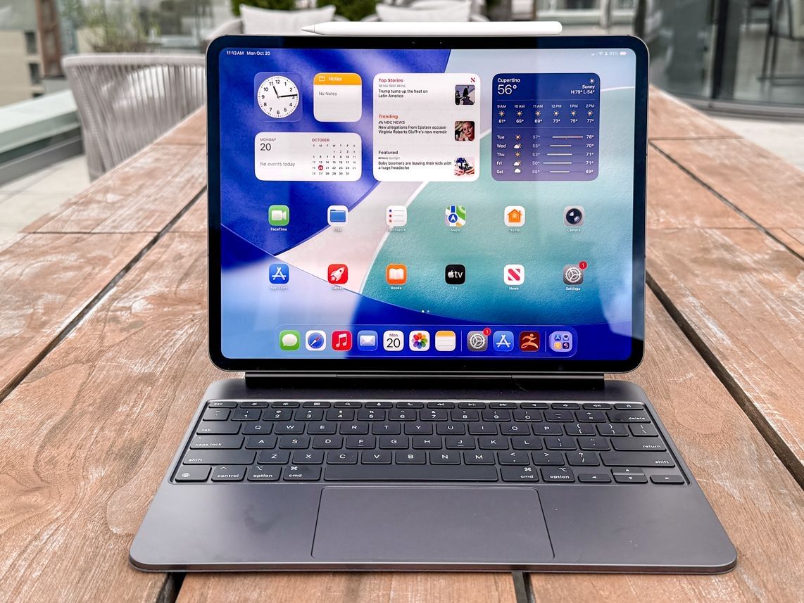 iPad Pro M5 13 inches with Magic Keyboard