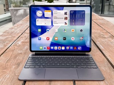 iPad Pro M5 13 inches with Magic Keyboard