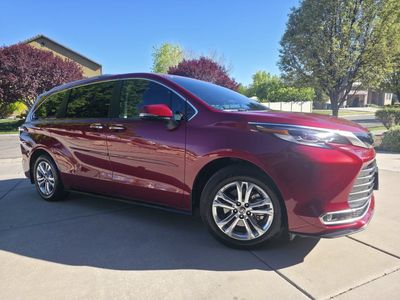 2023 Toyota Sienna Platinum 7-Passenger