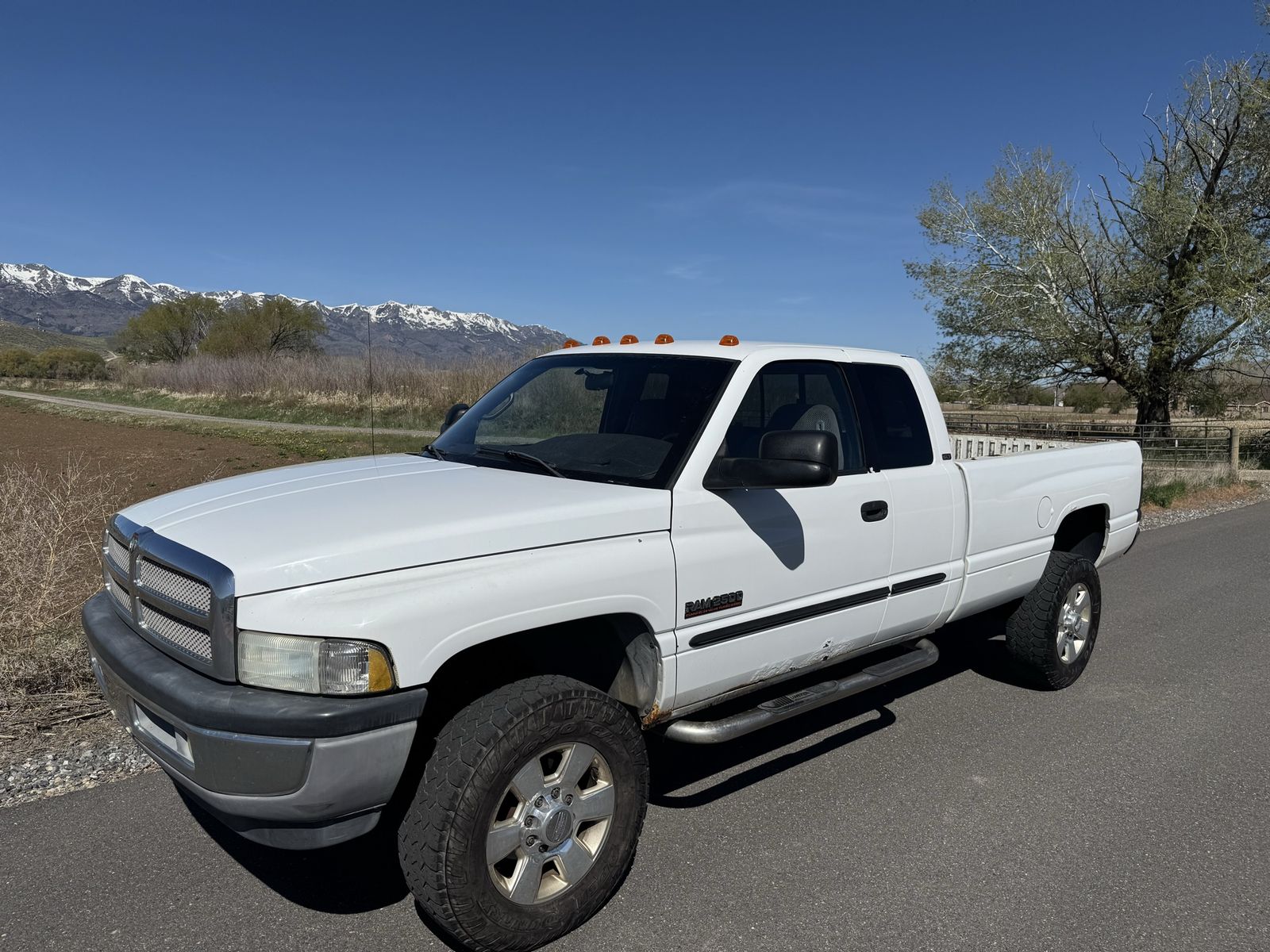 2001 Laramie slt