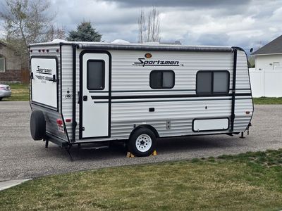 KZ Sportsmen C Hybrid Trailer
