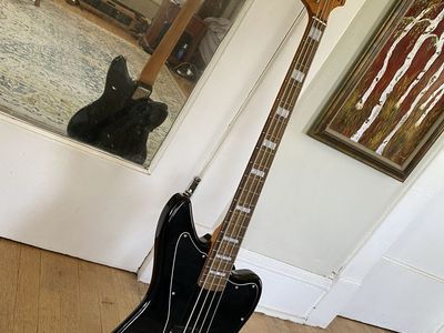 Fender Squire Jaguar Bass