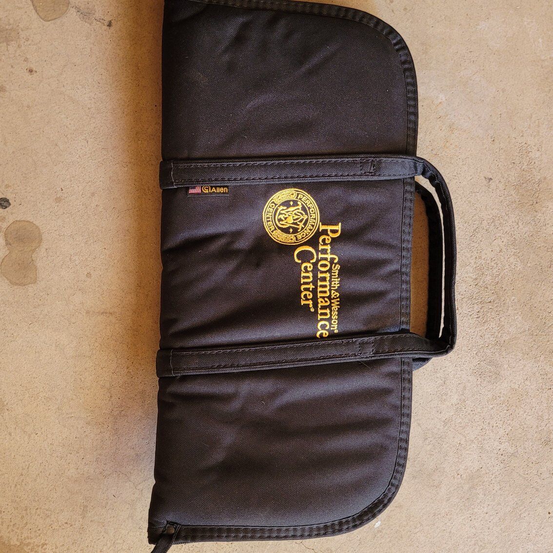 Pistol traveling case