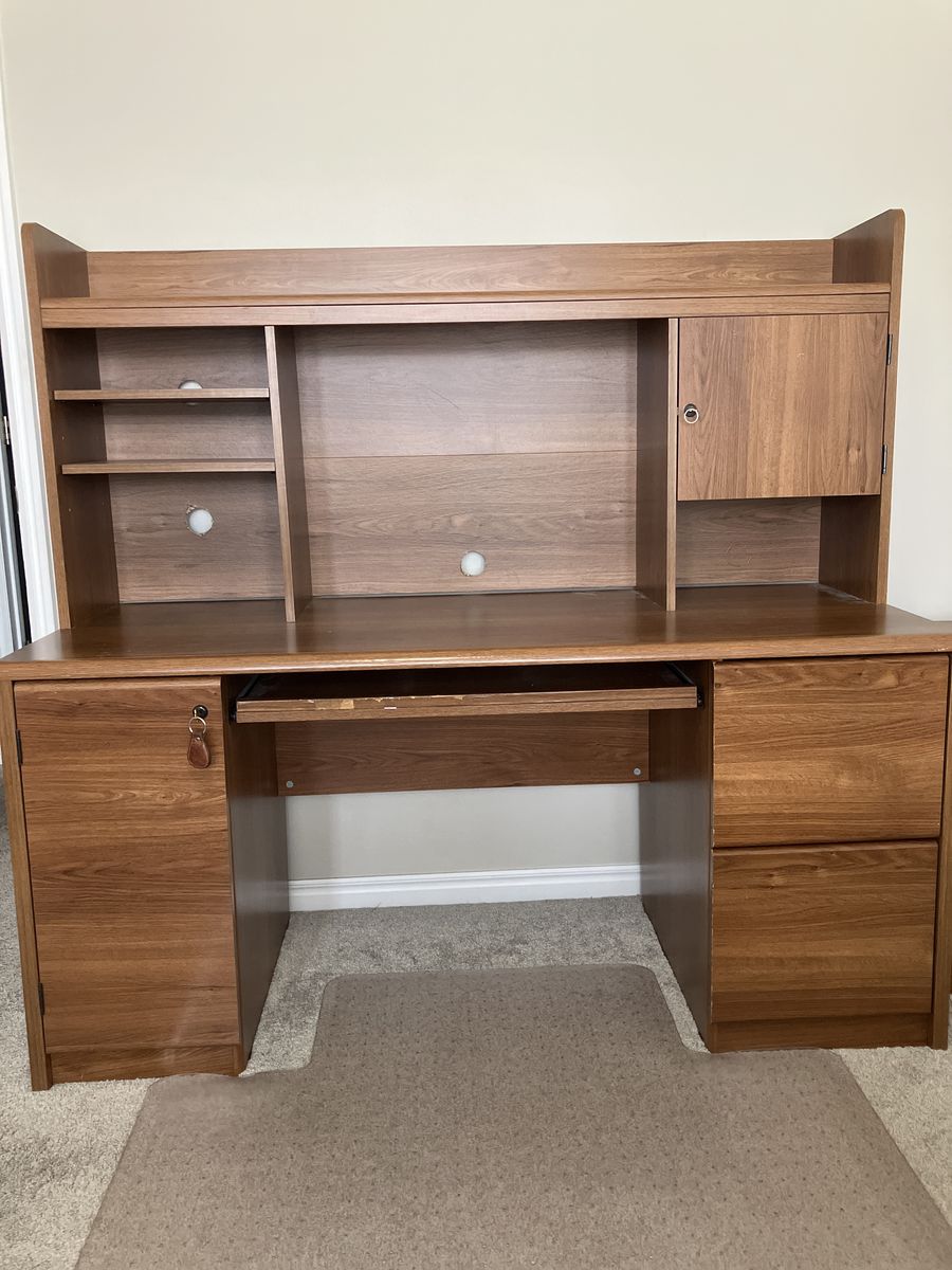 Large Wooden Computer Desk with Hutch and Storage Drawers