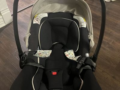 Nuna Pipa Lite R carseat with RelX base