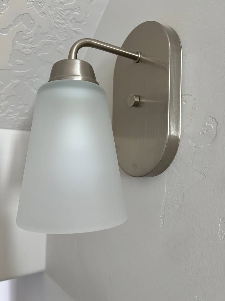 NEW Set of 2 Modern Brushed Nickel Wall Sconces / Bathroom Vanity Lights