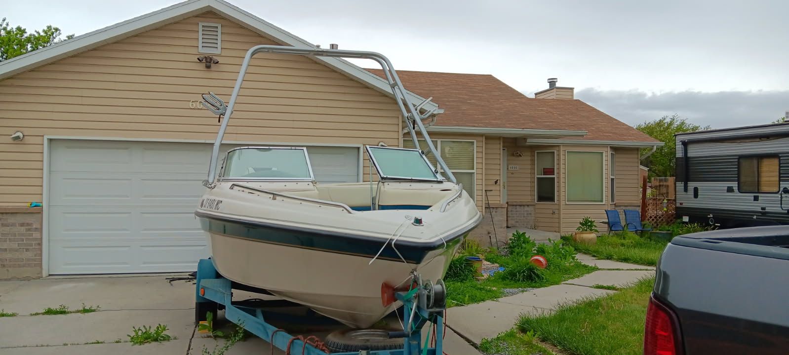 Bayliner 182 BR 18ft Bowrider Boat with Wakeboard Tower & Trailer - Runs Great
