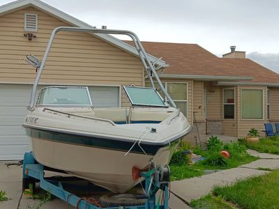 Bayliner 182 BR 18ft Bowrider Boat with Wakeboard Tower & Trailer - Runs Great