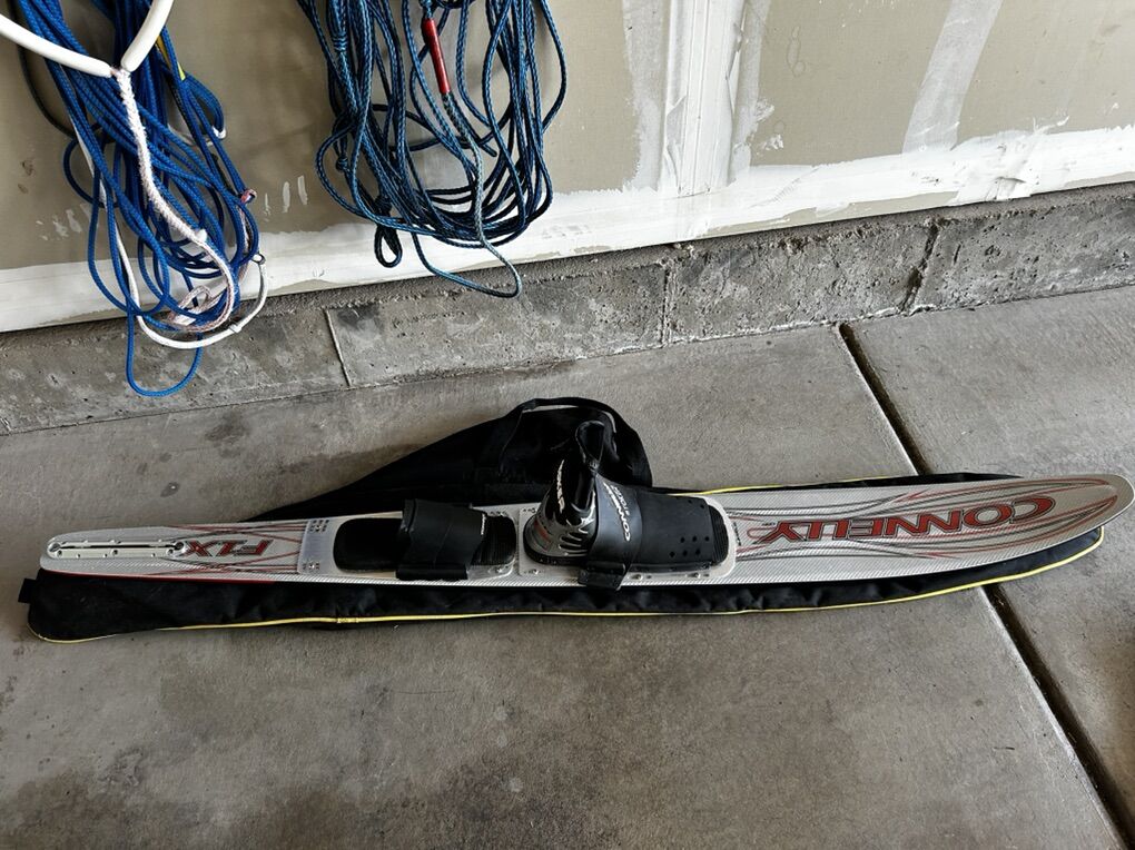 Connelly FX1 Slalom Ski With Case