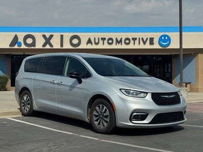 2024 Chrysler Pacifica Plug-In Hybrid Select