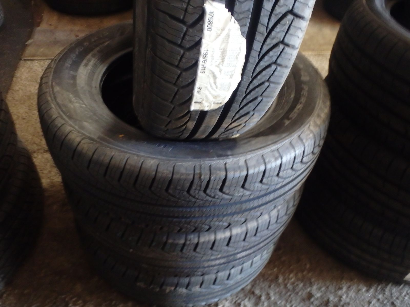 195/65R15 PIRELLI P4 PERSIST SET OF BRAND NEW TIRES