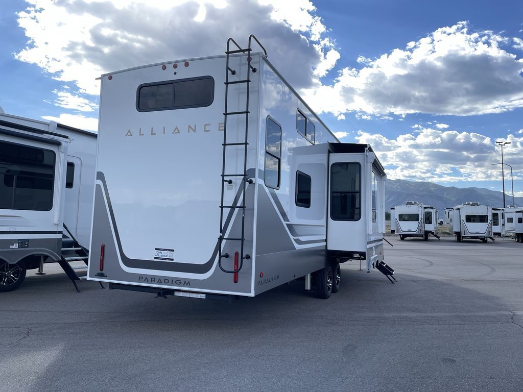 New 2027 Alliance RV Paradigm 395DS